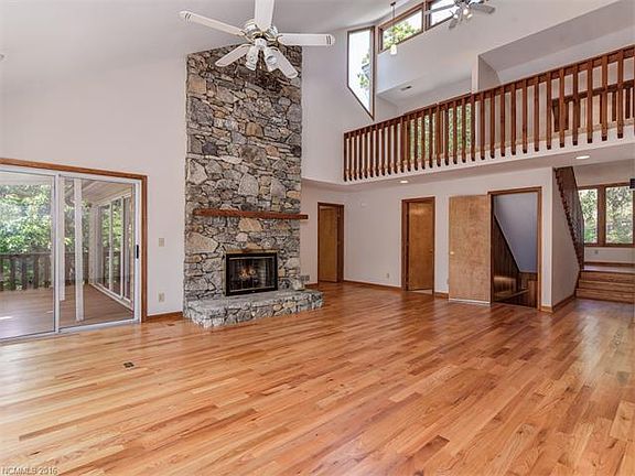 3rd image of 118 Honey Locust Dr