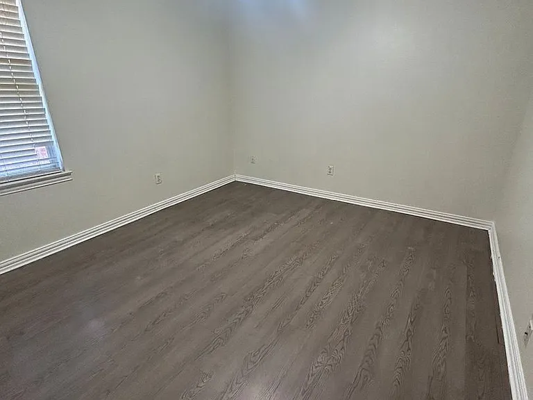1001 Brookhaven Dr — Photo 4