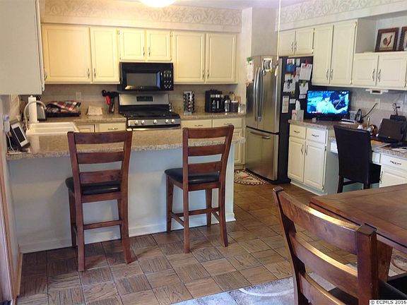 4th image of 3084 Arbor Oaks Dr