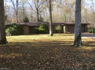 5680 Bradley Rd, North Olmsted, OH