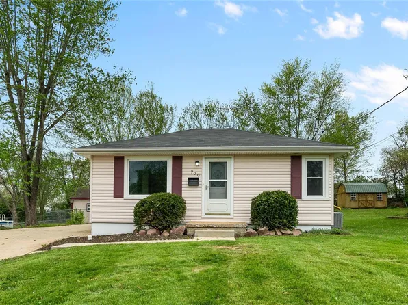 700 Meadow Dr, Saint Clair, MO 63077