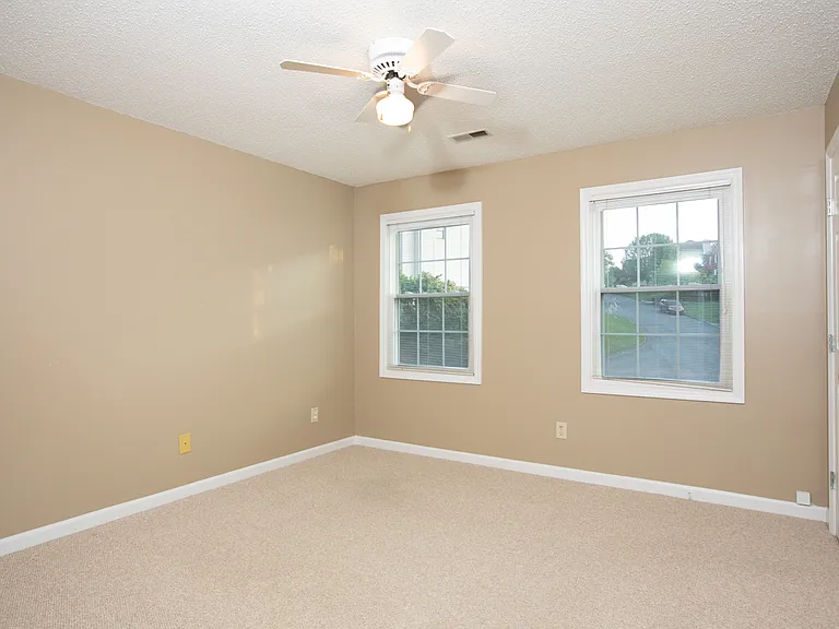 1400 Autumn Ridge Dr — Photo 15