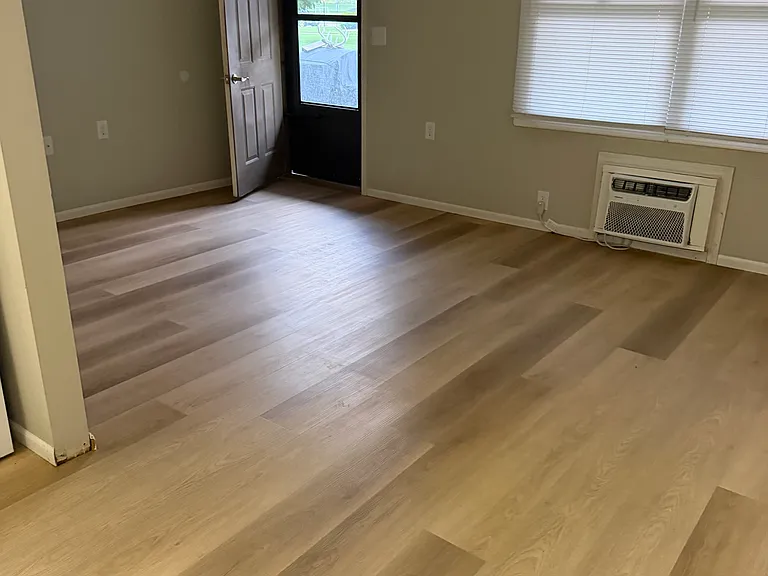 250 E Main St #6 — Photo 2