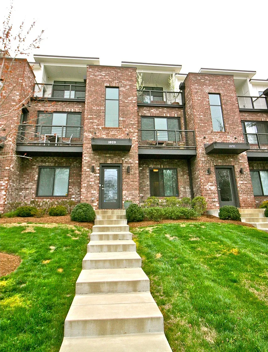 3 bed, 1600 sqft, $3,200 — Photo 1
