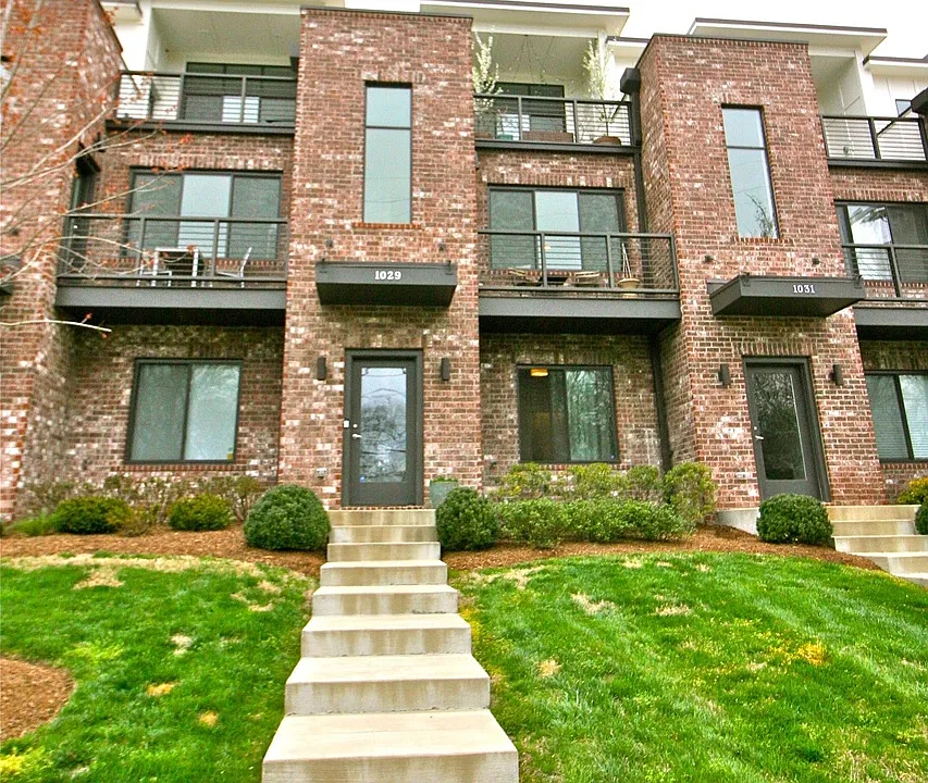 1029 Chester Ave
