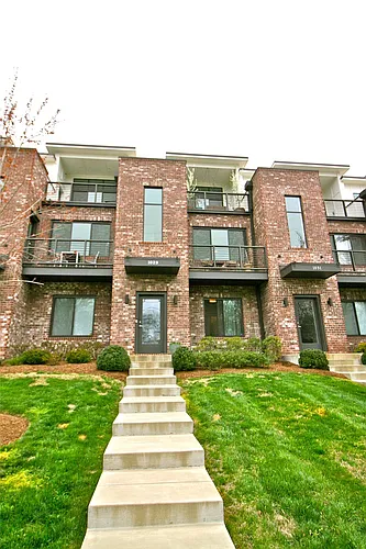 1029 Chester Ave Photo 1