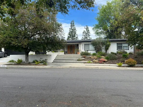 24221 Aetna St, Woodland Hills, CA 91367