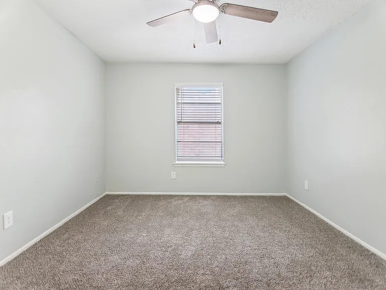 Rochelle Place — Photo 23