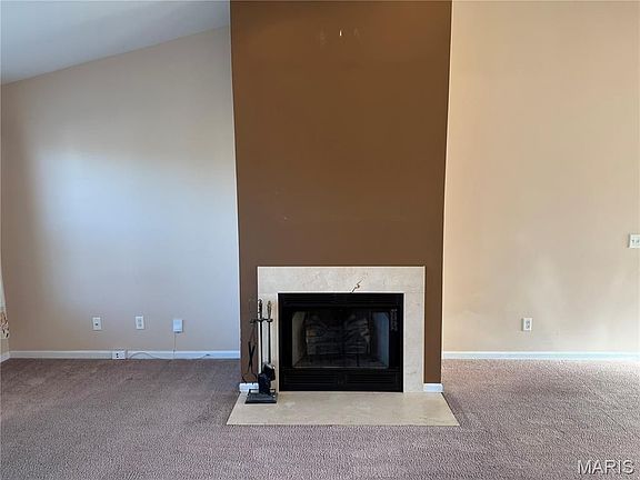 3rd image of 733 Pecan Hill Dr