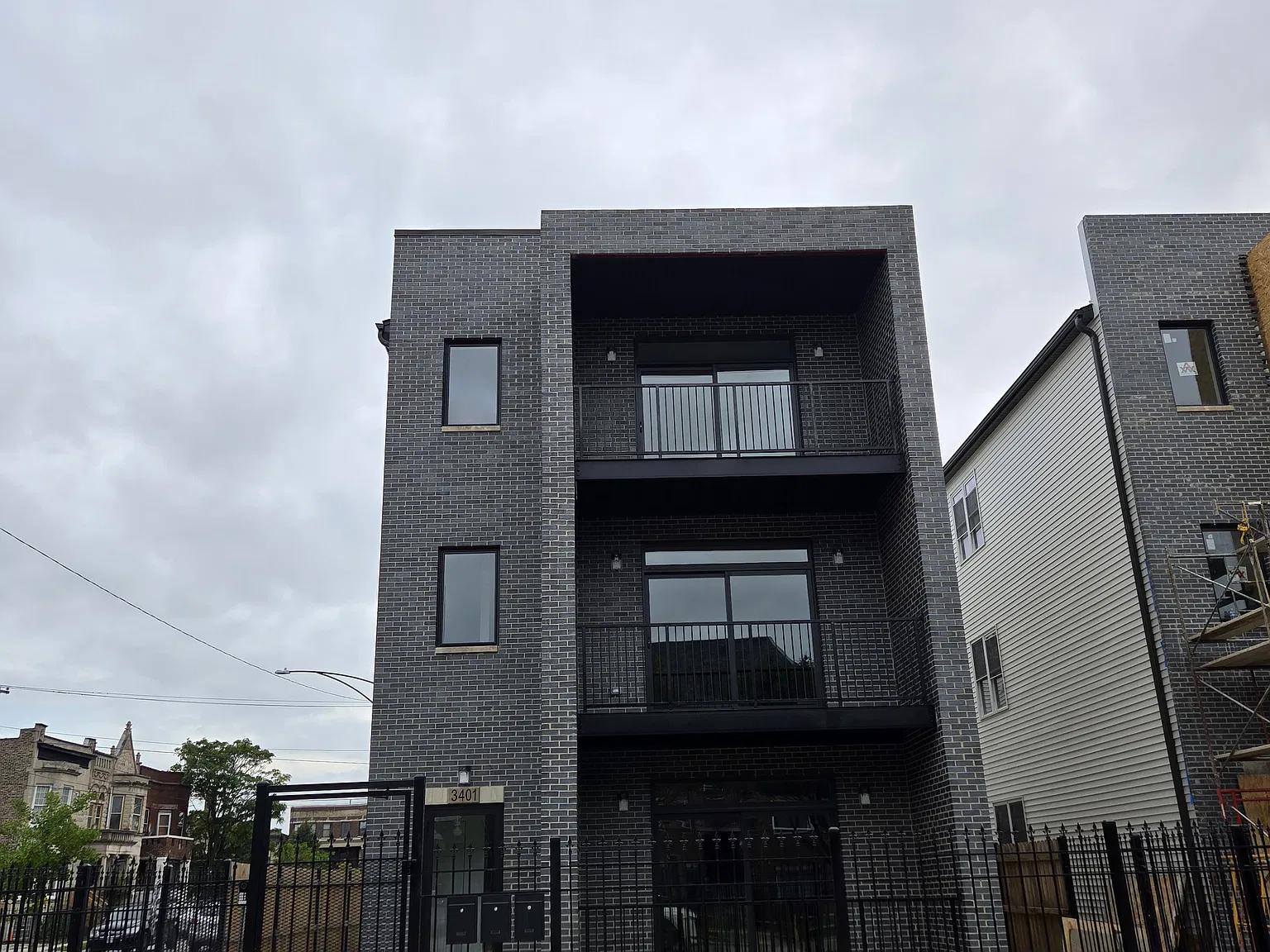 3 bed, 1580 sqft, $2,400 — Photo 1
