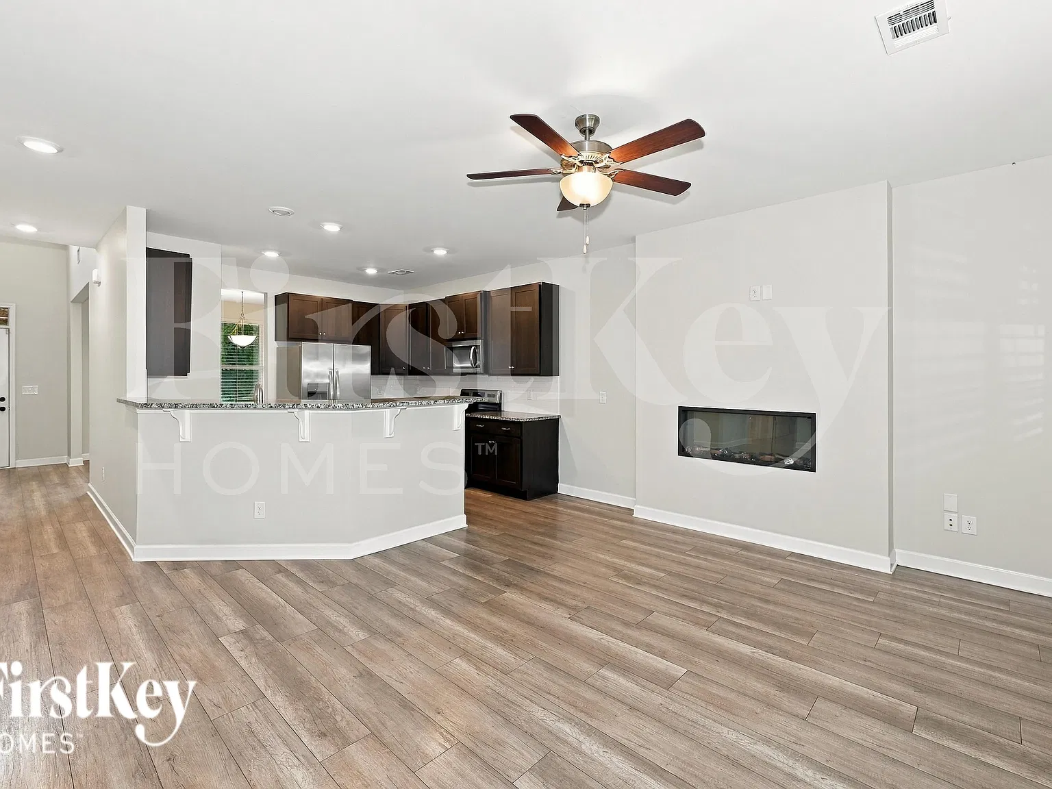 4 bed, 2.5 bath, 2333 sqft, $2,110 — Photo 2