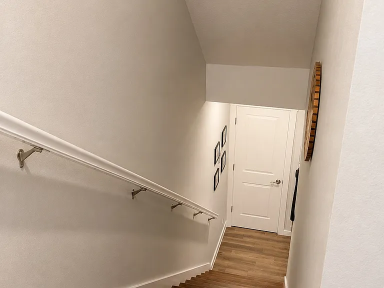 469 NE Liberty Ave — Photo 13