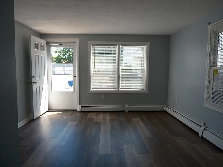 16 Wisdom Ave — Photo 2