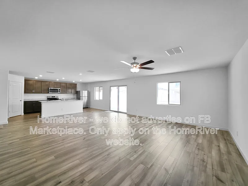 5 bed, 2.5 bath, 2254 sqft, $2,175 — Photo 4