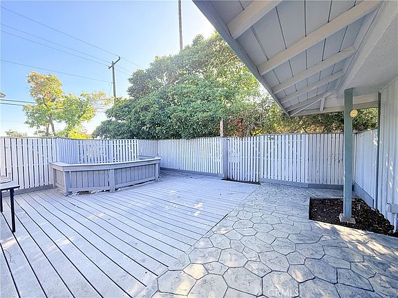 4th image of 869 W 14th St
