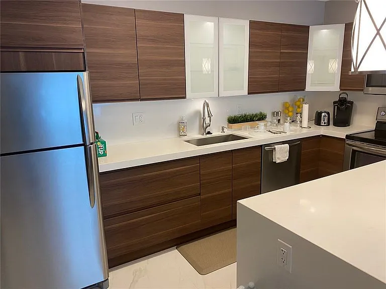 19380 Collins Ave #1527 — Photo 2