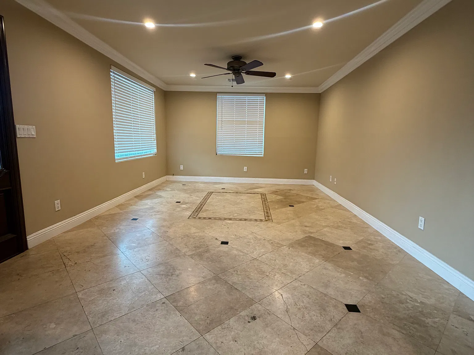 4 bed, 1820 sqft, $4,495 — Photo 3
