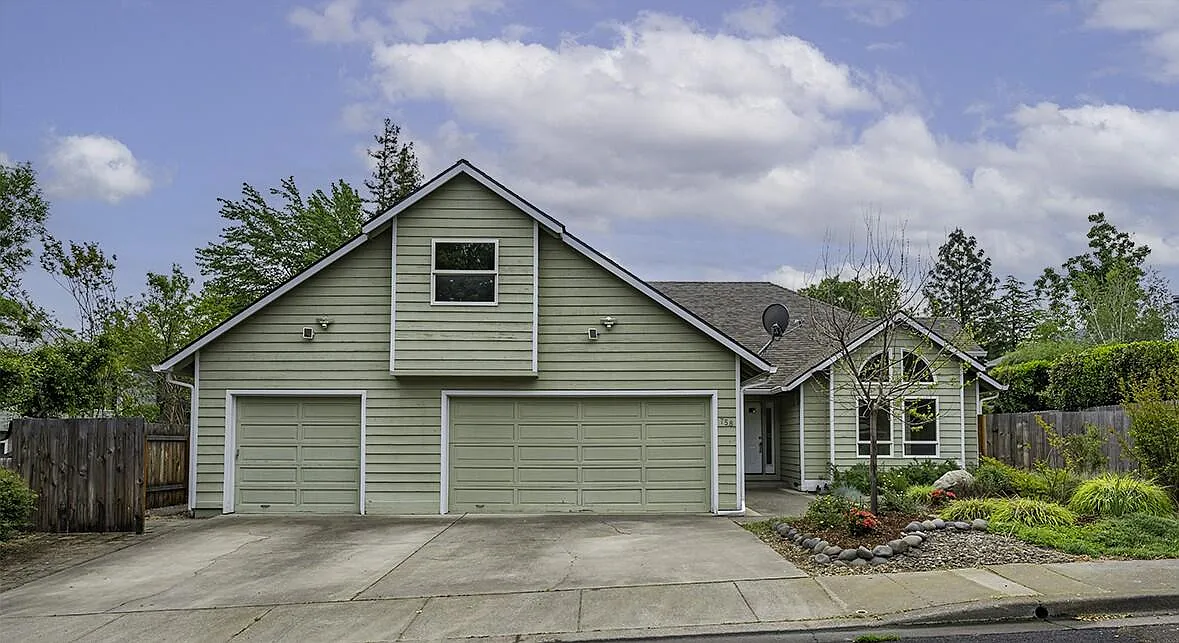 758 Capella Cir photo 1
