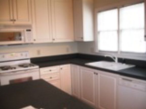 4th image of 312B Oleander Dr
