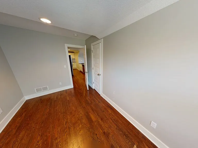 3726 Washington | Charming Updated Apartment — Photo 31