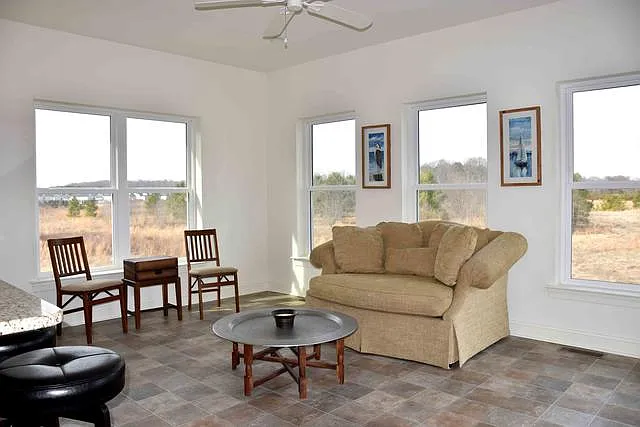 4 bed, 2800 sqft, $2,900 — Photo 4