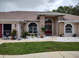 2 Village Center Dr, Homosassa, FL 34446