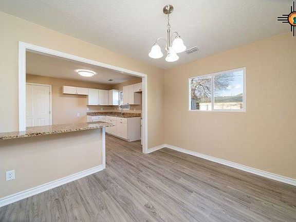 4th image of 216 W Manana Blvd