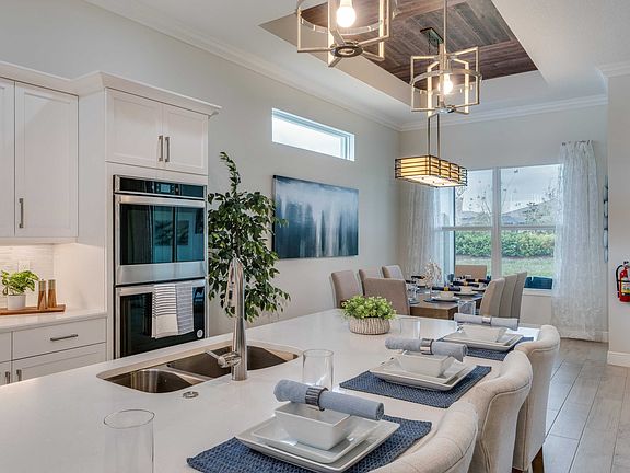 Kitchen to Dining Lucida Model