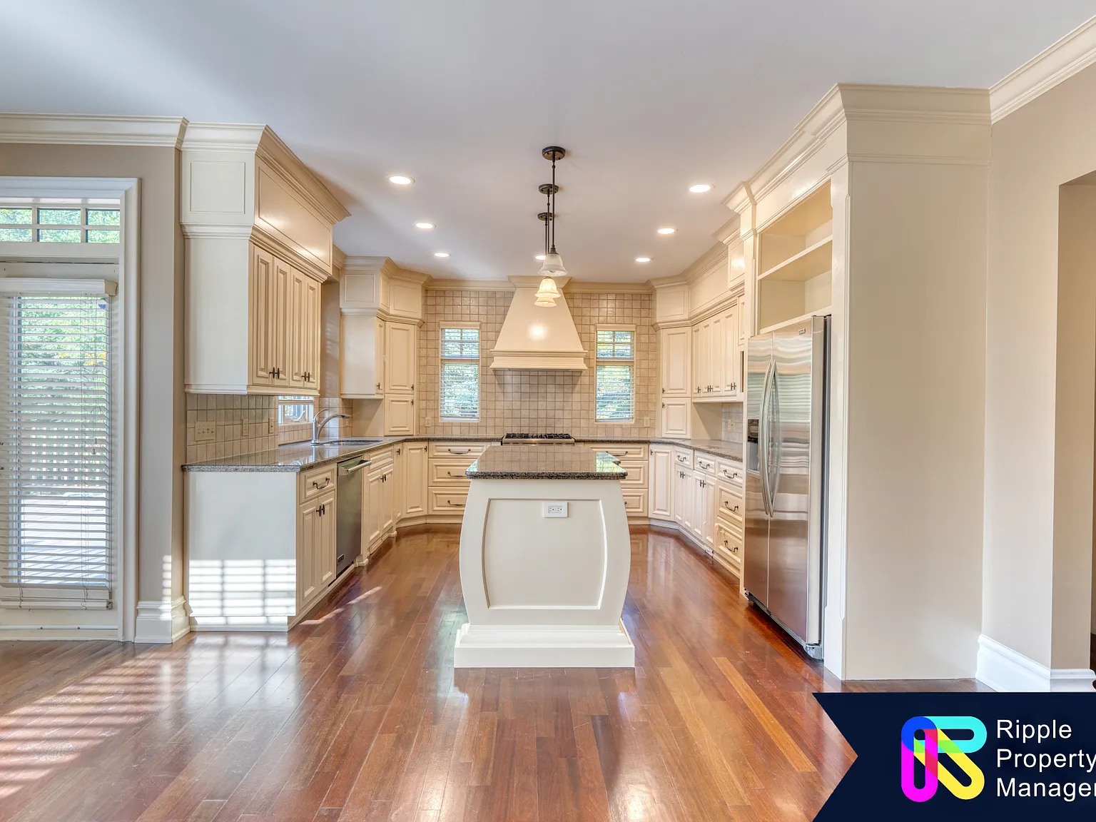 31 Snowberry Gate, Calgary - N/A — Photo 2