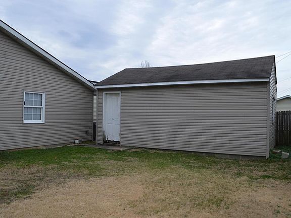 3rd image of 410 Dean St