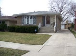 9054 S Francisco Ave, Evergreen Park, IL 60805