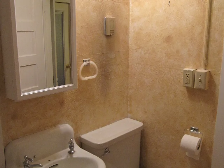 220 SE Gladstone St #2 — Photo 13