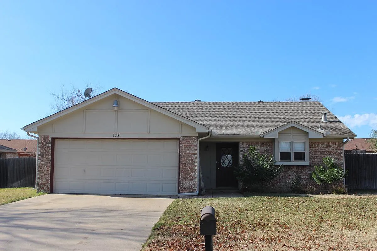 3 bed, 1573 sqft, $2,000 — Photo 1