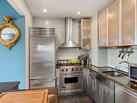 2nd image of 189 Bridge St APT 11C