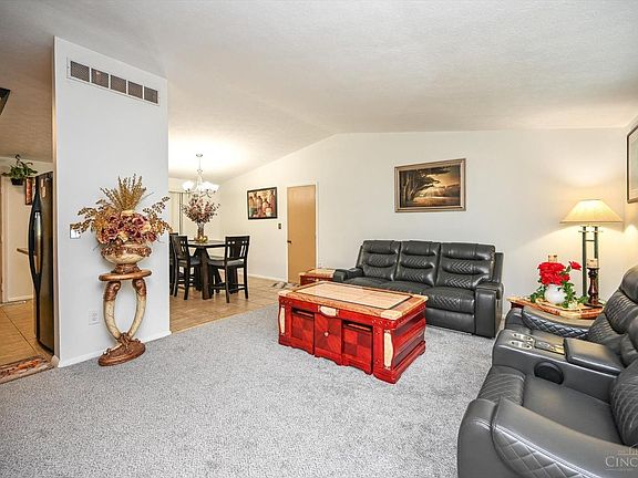 3rd image of 1409 Summe Dr