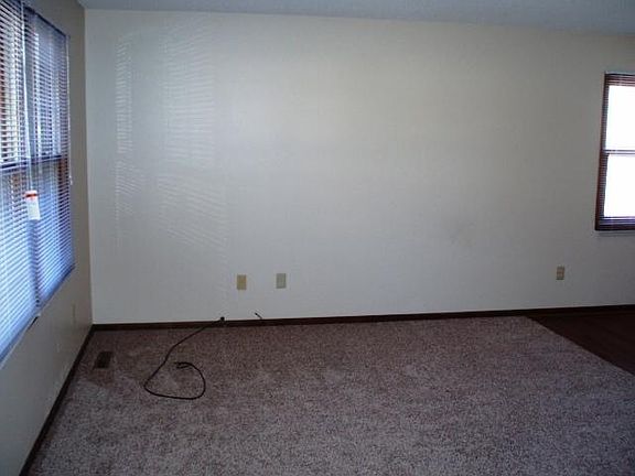 3rd image of 957 Vassar Ave