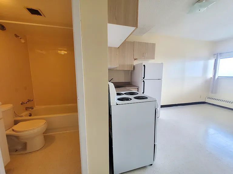 401 Princess St — Photo 10