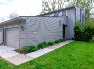 759 Peninsula Ct, Ann Arbor, MI 48105