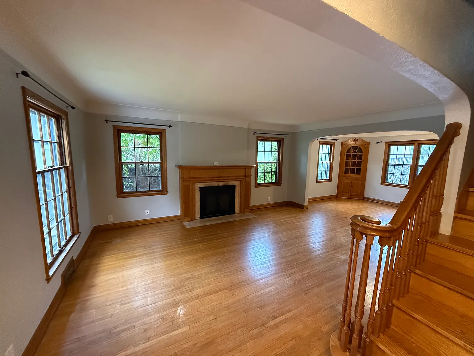 3 bed, 2164 sqft, $2,495 — Photo 2
