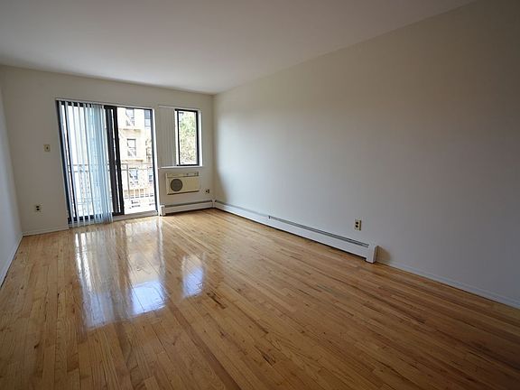 4th image of 27-17 Newtown Ave #3F