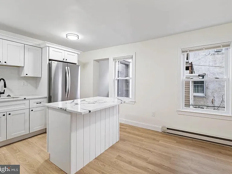 1118 Brown St #318 — Photo 16