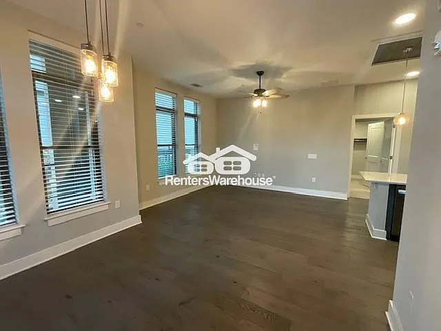 2401 Euclid Ave #116 — Photo 9