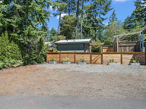 2nd image of 251 Outer Dr