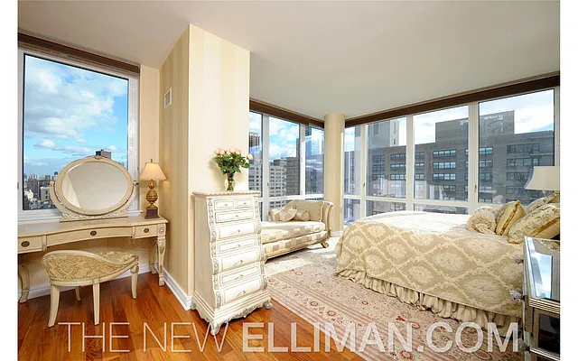 Sold by Douglas Elliman | media 22