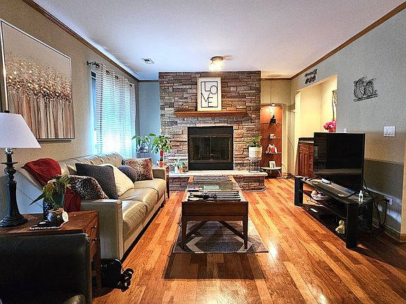 5th image of 1404 S Fairfield Ave APT 61C