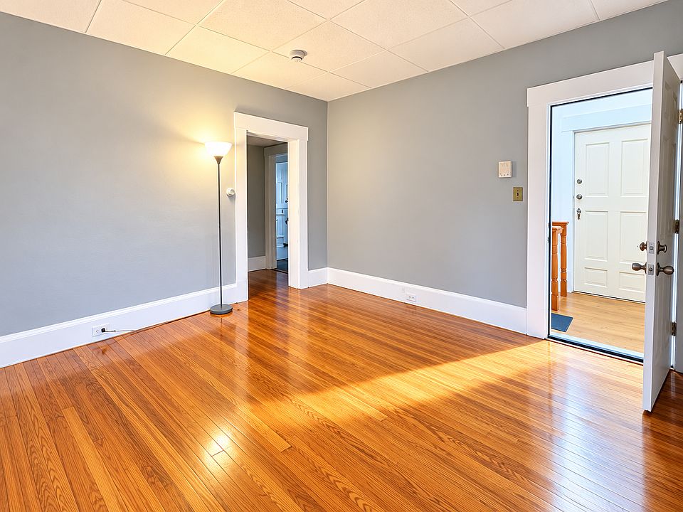 2nd image of 229 Jackson St #5