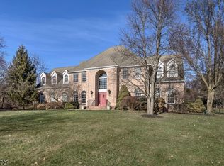 1 Downing Ct, Chester, NJ 07930