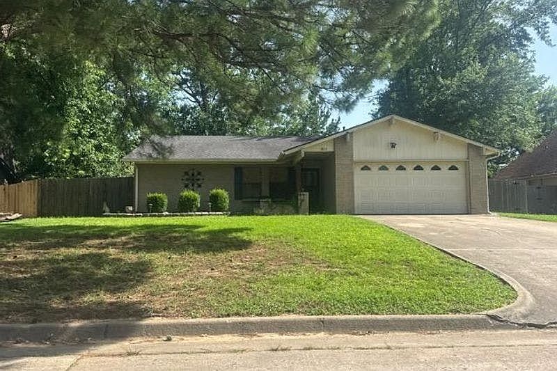1st image of 2813 Kimberlea Dr
