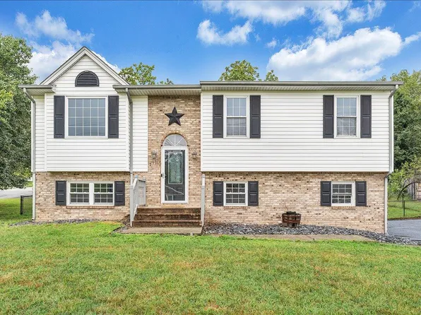 2111 Mill Ln, Salem, VA 24153