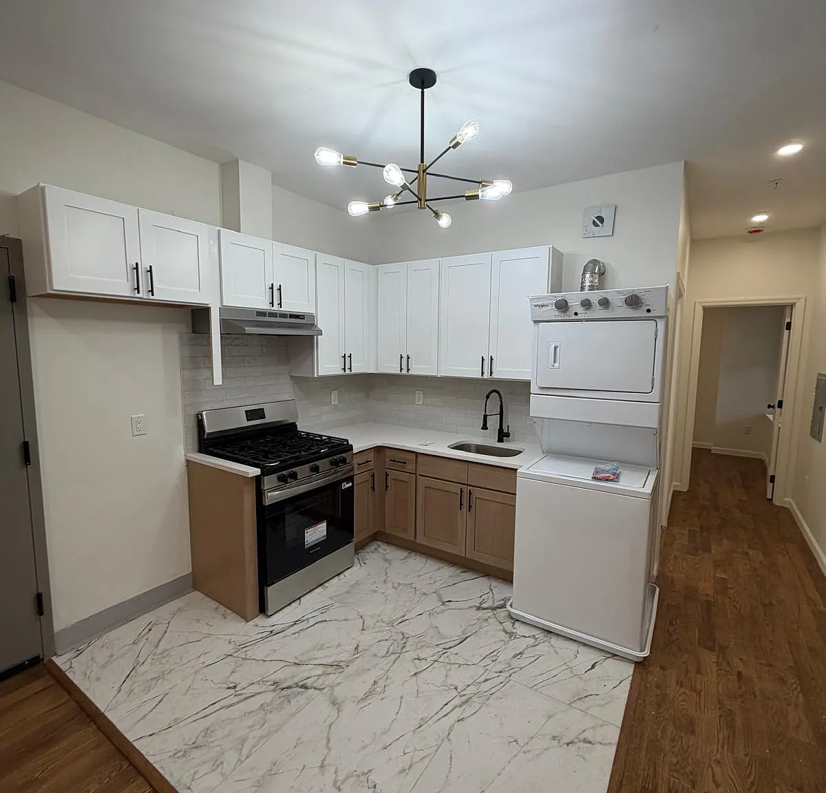 4 bed, $3,100 — Photo 1